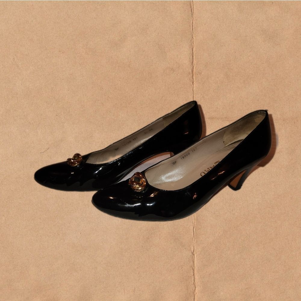 Salvatore Ferragamo Barbie Black Shiny Pumps with Gold Decal Women's 7.5